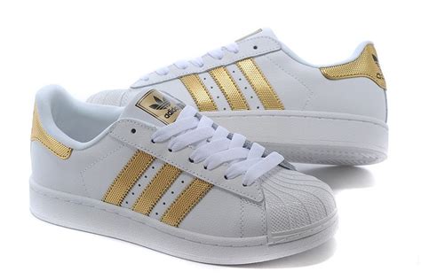 weiße adidas superstar schuhe mit weißen streifen|adidas superstar sneakers.